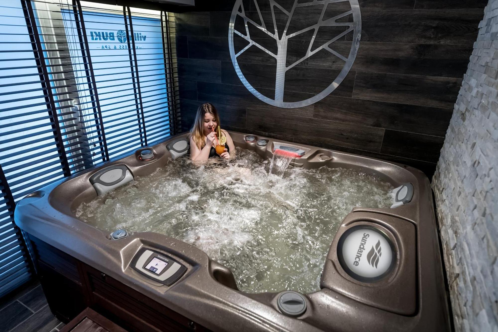 Villa Buki Pokoje & Spa Jastrzębia Góra 外观 照片